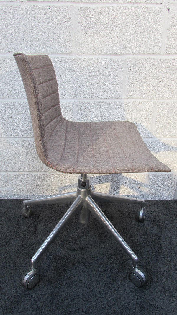 Swivel Desk Chairs for sale