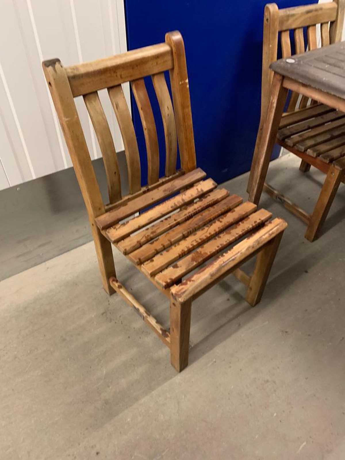 Secondhand Chairs and Tables Outdoor Furniture Showpiece Designs