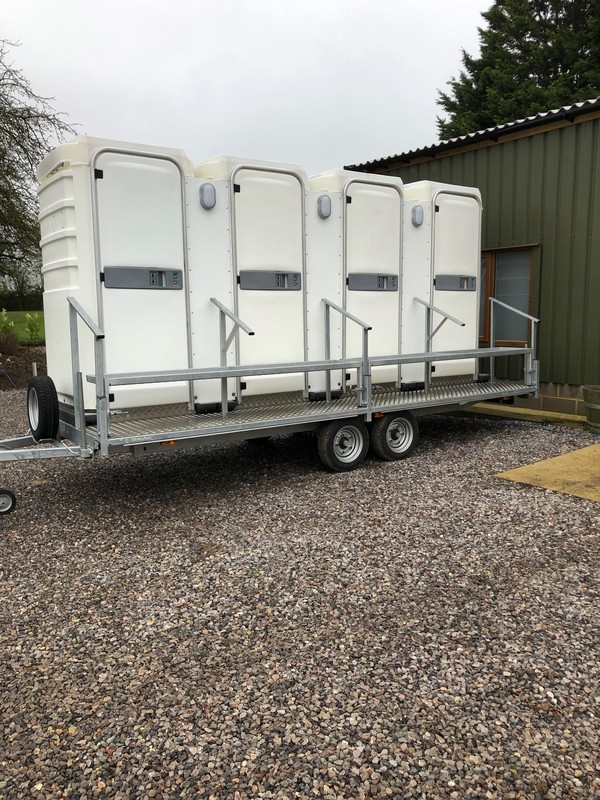 Secondhand Toilet Units Multiple Bay Toilet Trailers 3 + 1 Economy