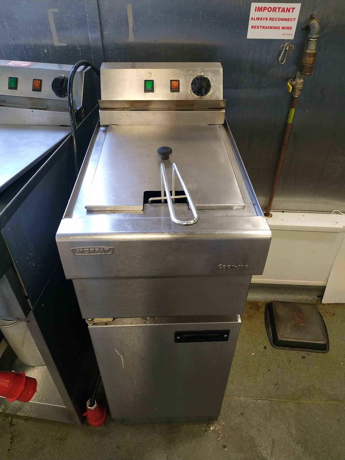 Secondhand Catering Equipment Electric Fryers 2x Moffat