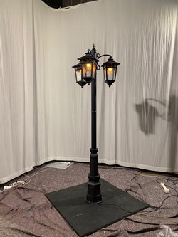 6x Lamp Posts complete with Wooden Base Plate & LED Flicker Bulbs