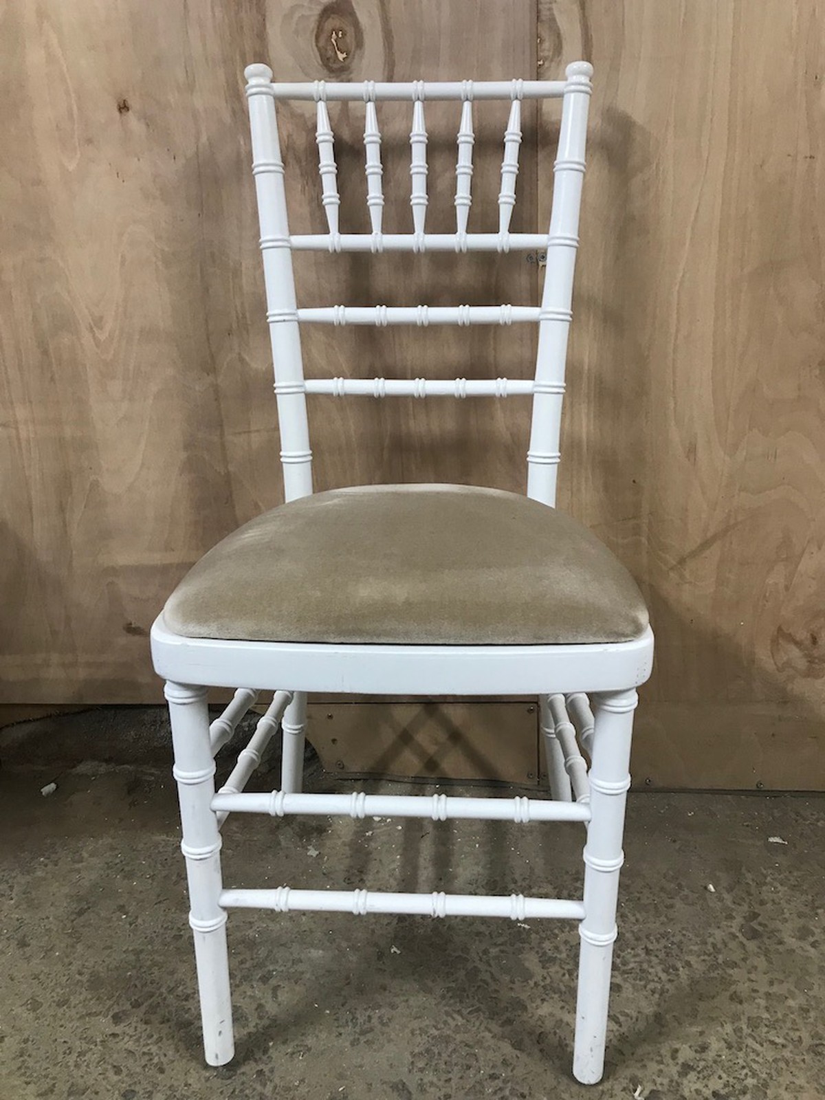 Secondhand Chairs and Tables | Chivari and Camelot Banqueting Chairs | 45x White Chiavari Chairs 