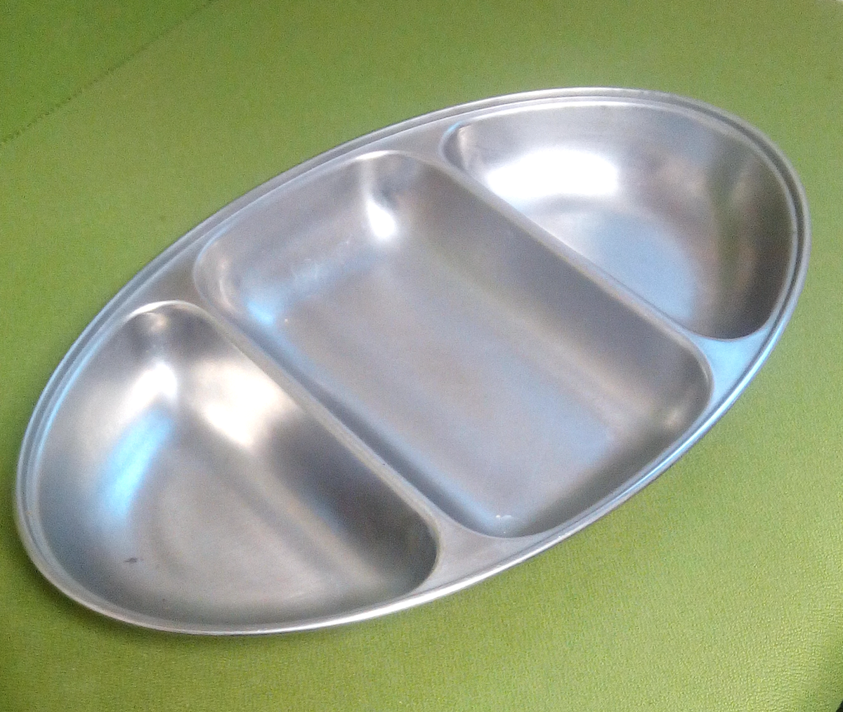 secondhand-catering-equipment-stainless-steel-flats-platters