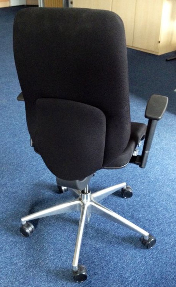 6x Boss Design Key Office Chairs - Cheshunt, Herts 2