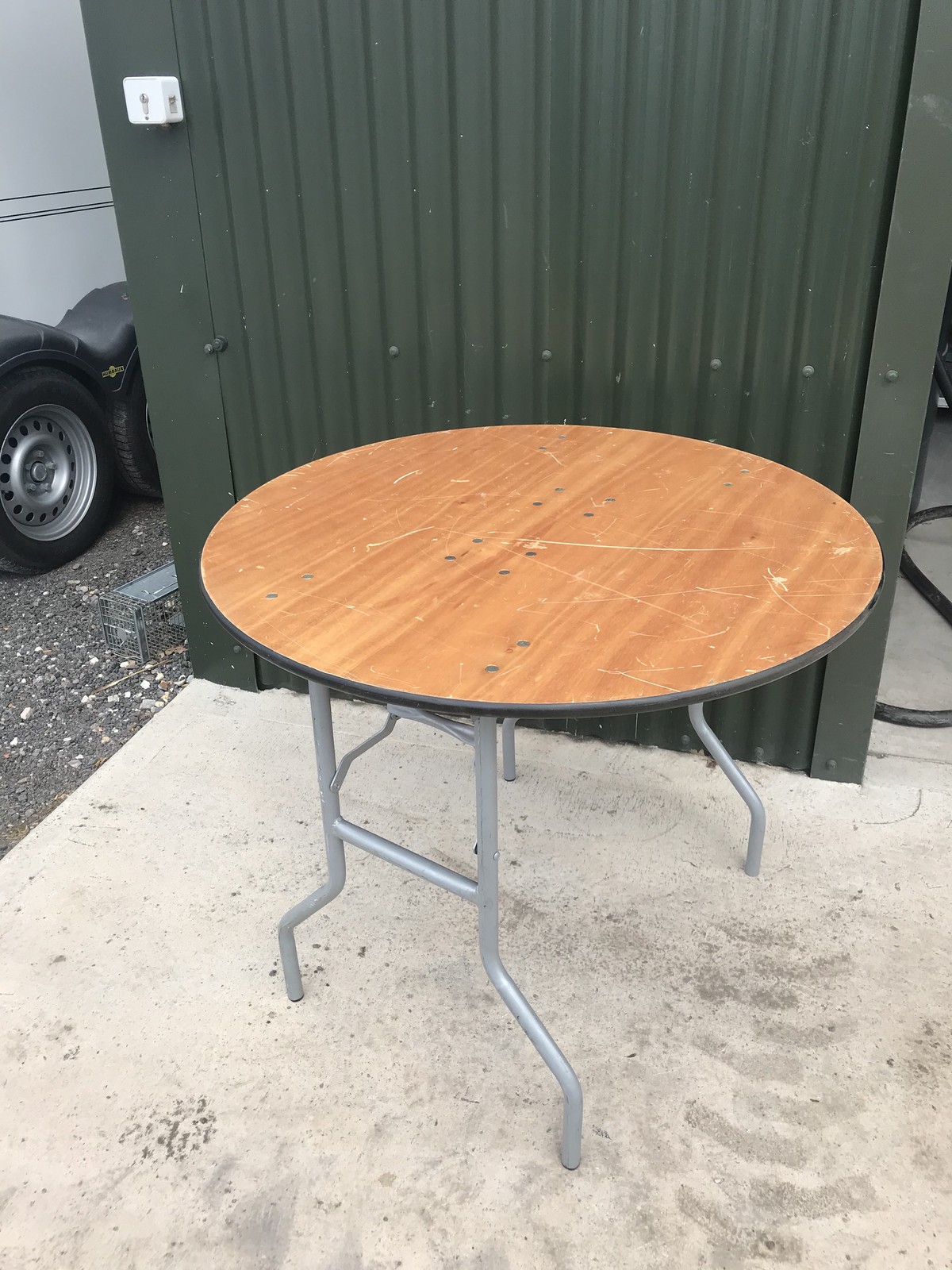 Secondhand Chairs and Tables Round Tables with Folding Legs 7x 3ft