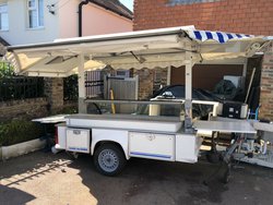 Refrigerated shop trailer / stall