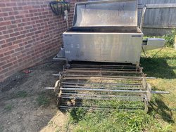 Tasty Trotter hog roast