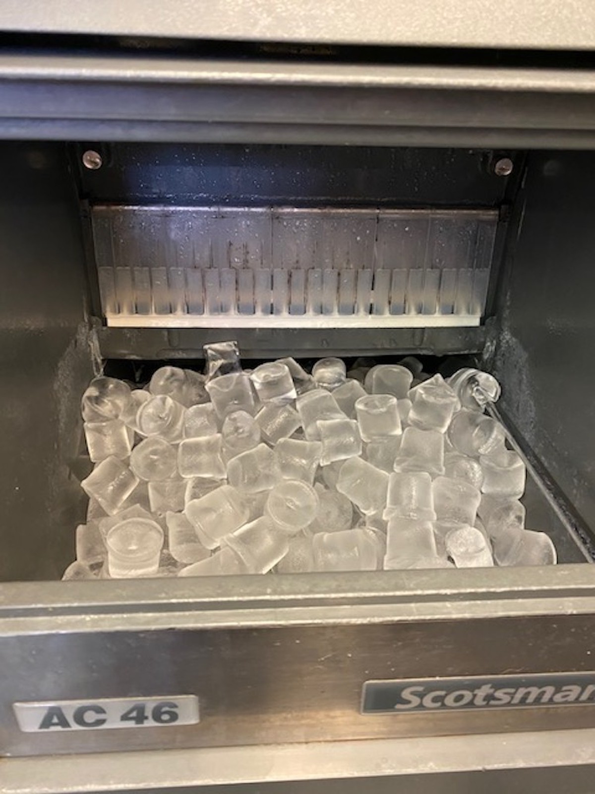 Secondhand Pub Equipment Ice Machines Scotsman AC 46 Ice Machine