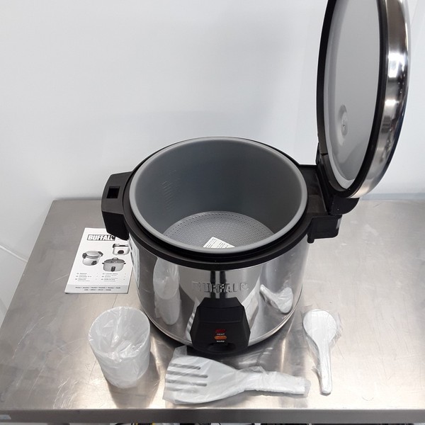 New B Grade Buffalo J300 Rice Cooker 6L New B Grade Buffalo J300 Rice Cooker 6L