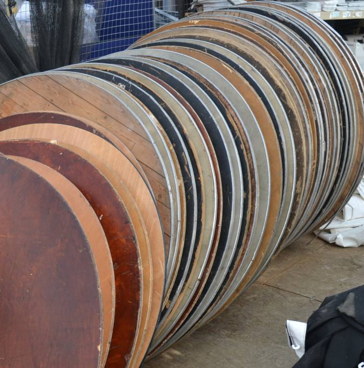Secondhand Chairs and Tables Round Tables with Folding Legs 30x 6ft
