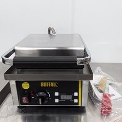 New B Grade Buffalo GF256 Waffle Maker	(11482)