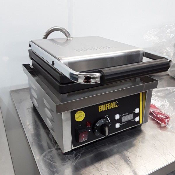 Buy New B Grade Buffalo GF256 Waffle Maker	(11482)