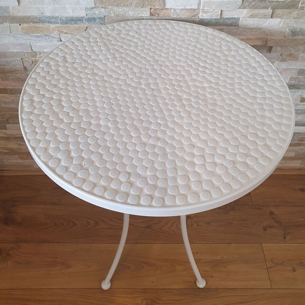 Outdoor round tables for sale
