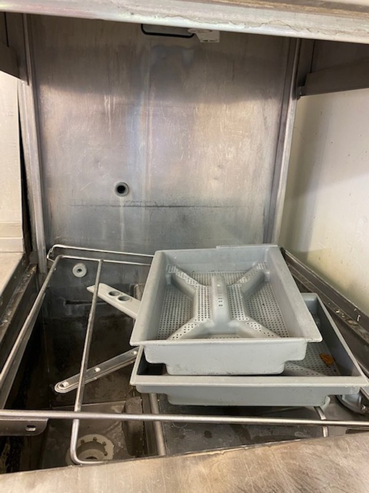 Secondhand Catering Equipment Pass Through Dishwasher