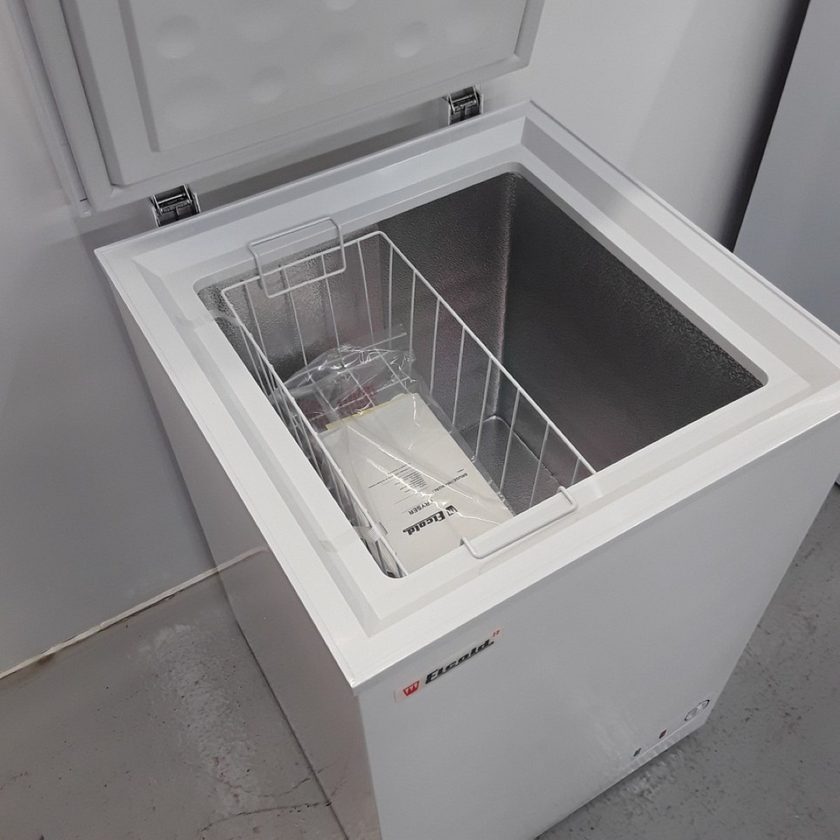 Secondhand Catering Equipment Chest Freezers New B Grade Elcold EL12 Chest Freezer (11708