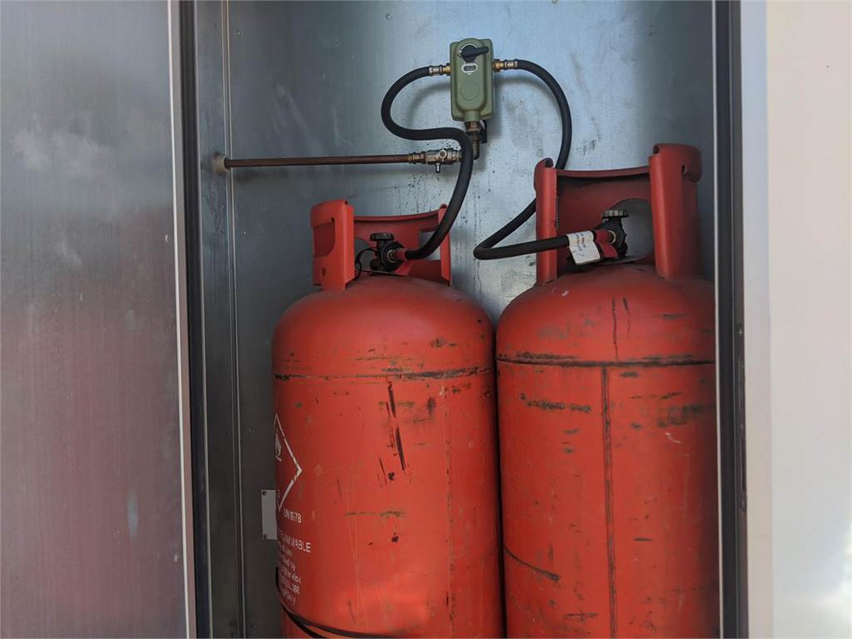 Glamping Equipment Glamping Showers 5x 4 Bay Gas Operated Shower