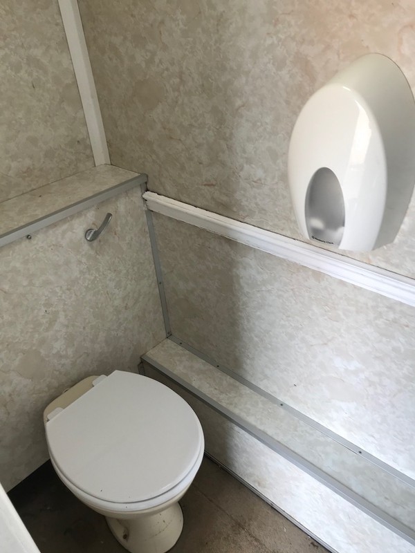 Selling 3+2 Toilet Unit plus 3 Urinals Toilet Trailer - Warwickshire