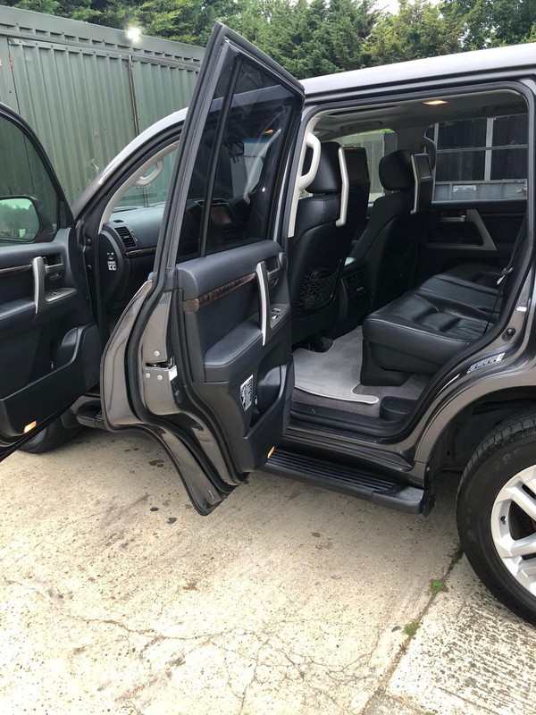 Land cruiser 4.2 with back leather
