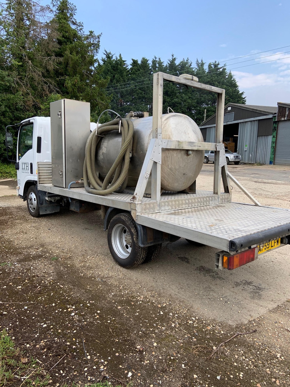 Secondhand Toilet Units | Vacuum Tanks | ISUZU N35 3.5 Tonne Vacuum