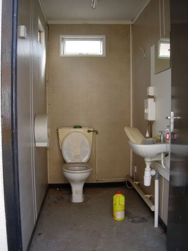 16 x 9ft male/female toilet block for sale