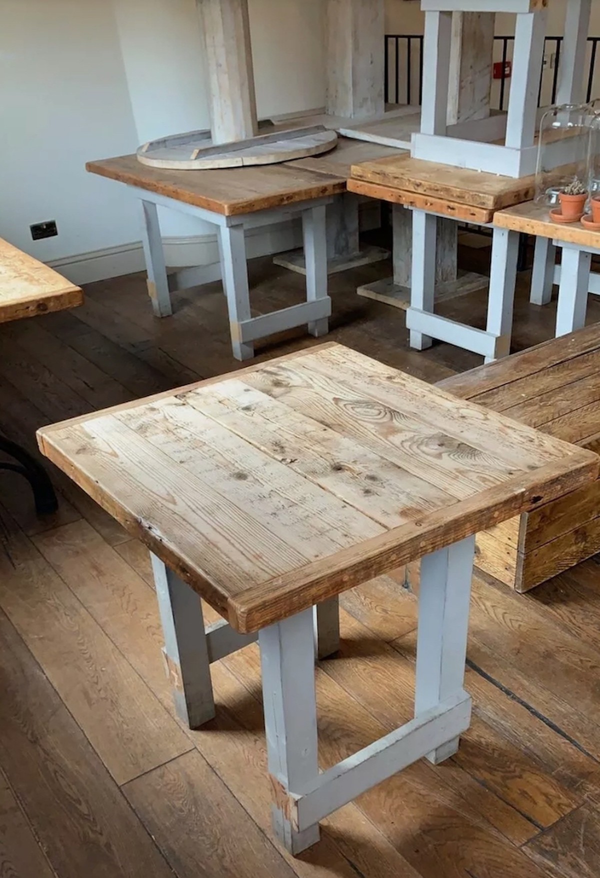 secondhand-pub-equipment-pub-tables-21x-mixed-rustic-tables-job-lot