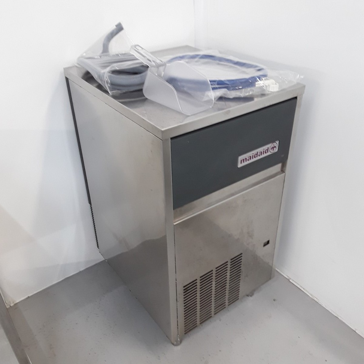 Secondhand Pub Equipment Ice Machines Used Maidaid M5025 Ice Maker