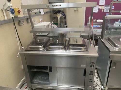 Food service trolley with gantry