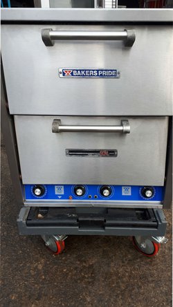 Bakers Pride P44 Pizza Oven