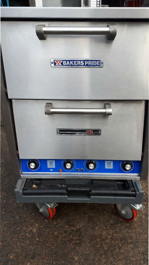 Bakers Pride P44 Pizza Oven