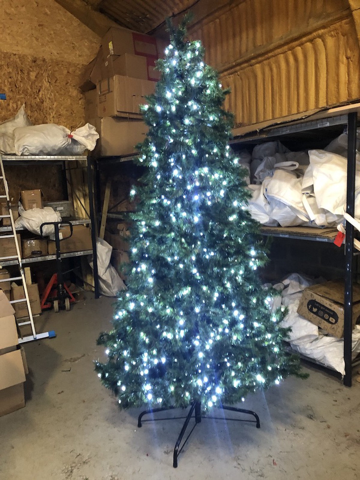 Secondhand Hotel Furniture | Decorative and Dressing | 9ft Luxurious Pre-lit Christmas Tree