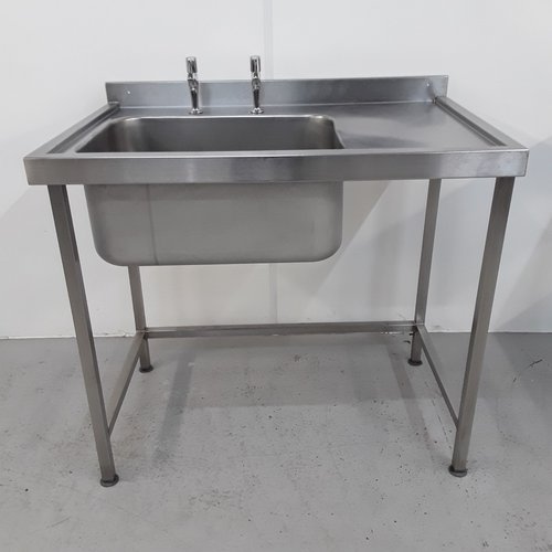 Single free standing sink