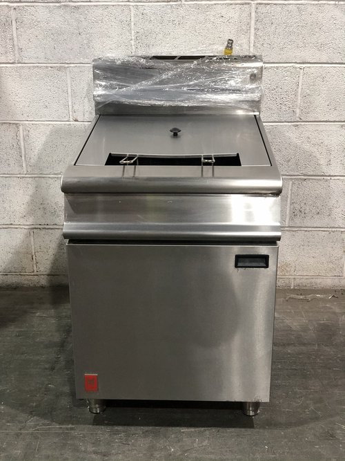 Dominator Plus G3860 twin basket fryer