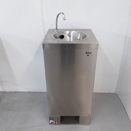 Free standing hand wash sink
