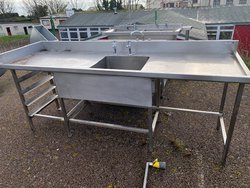 2.3m single sink with tray rack