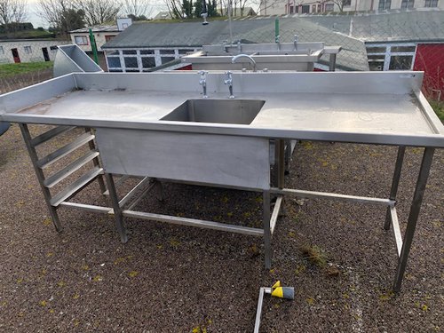 2.3m single sink with tray rack