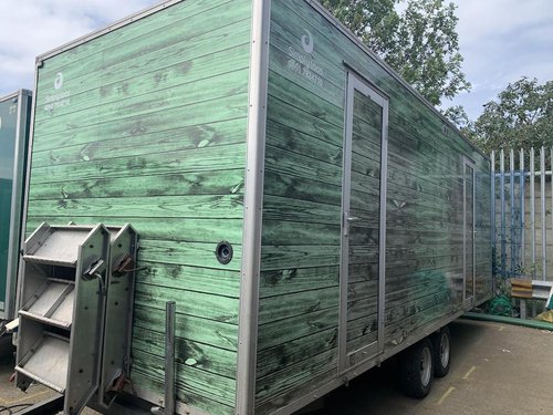 Luxury 4+1 Toilet Trailer Luxury 4+1 Toilet Trailer