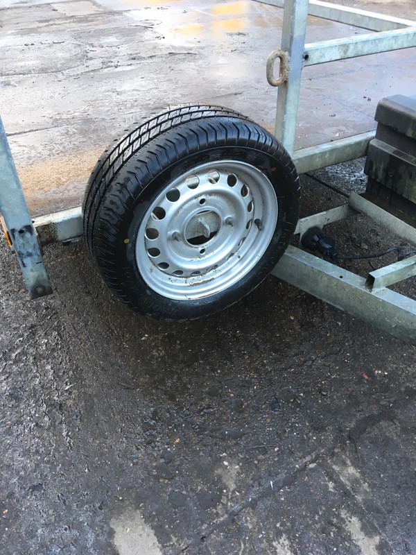 Trailer spare wheel