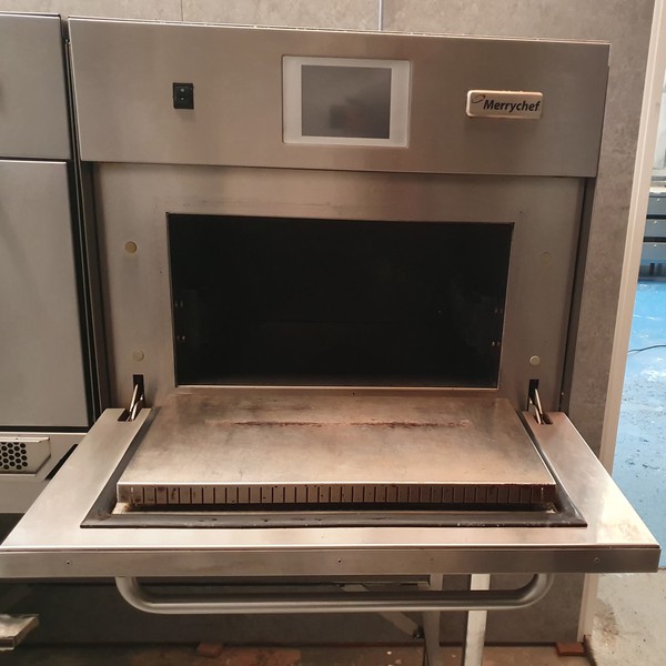 Combination microwave / convection
