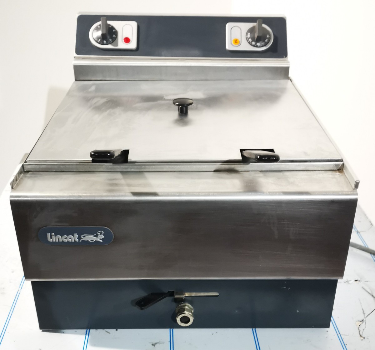 Secondhand Catering Equipment | Electric Fryers | Lincat Counter Top ...