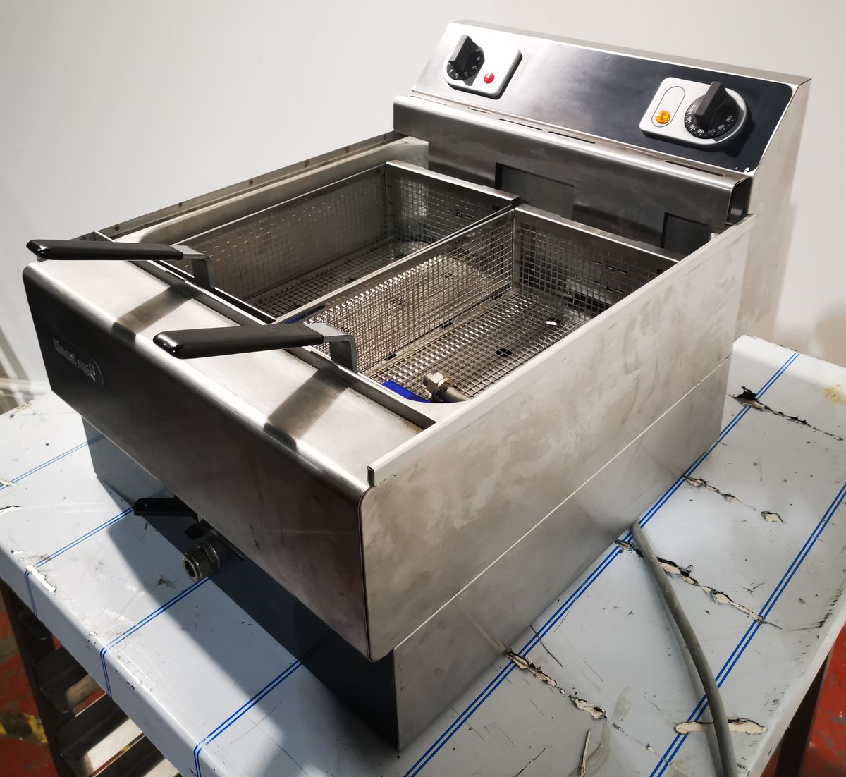 Secondhand Catering Equipment Electric Fryers Lincat Counter Top