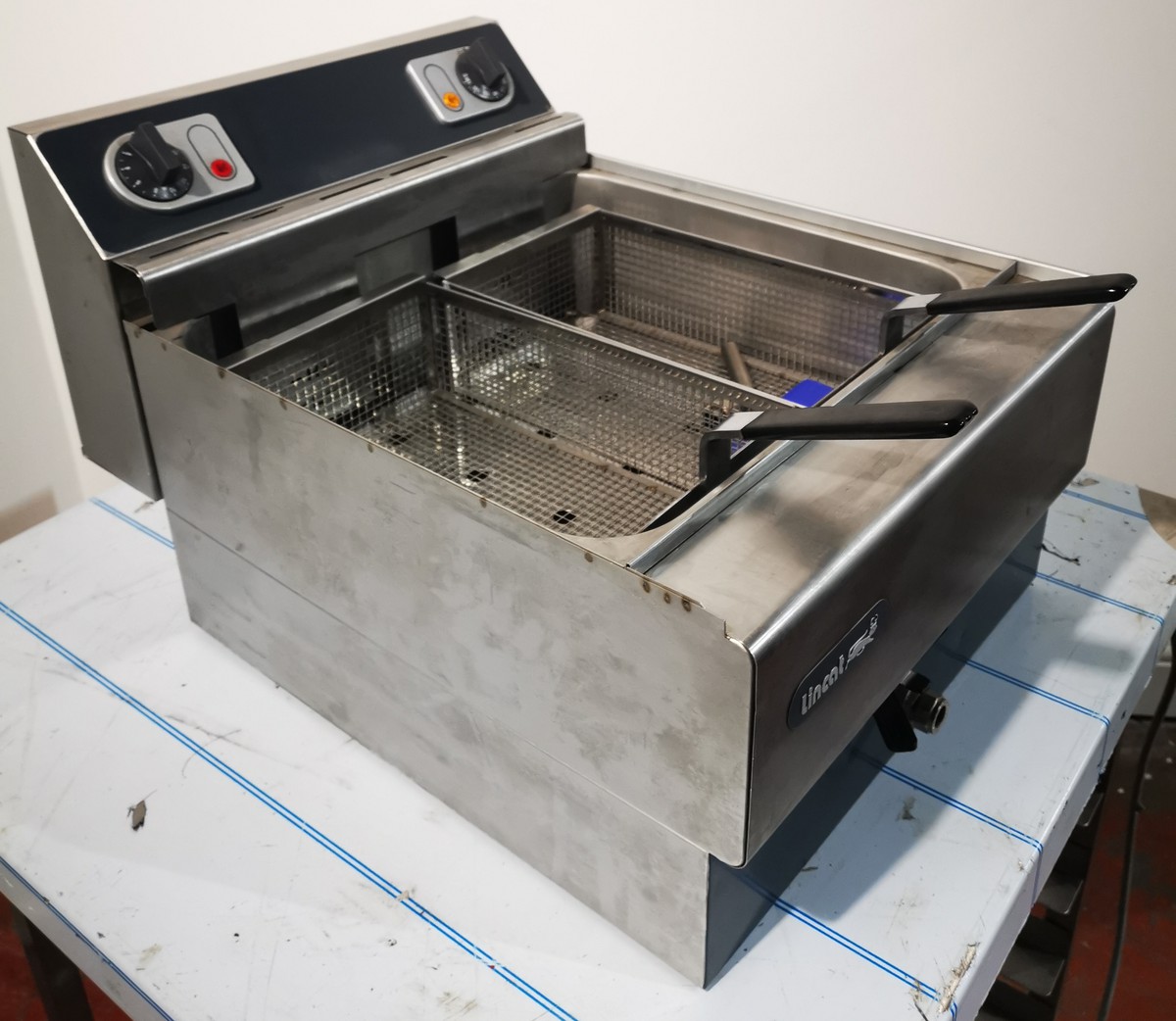 Secondhand Catering Equipment Electric Fryers Lincat Counter Top