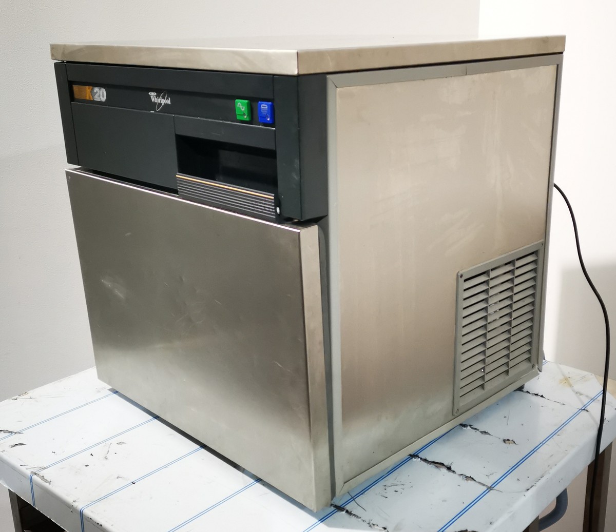 Secondhand Pub Equipment Ice Machines Whirlpool K20 CounterTop Commercial Ice Maker