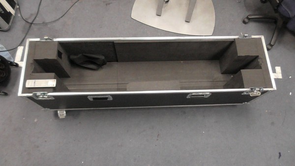 Fitted monitor flight case