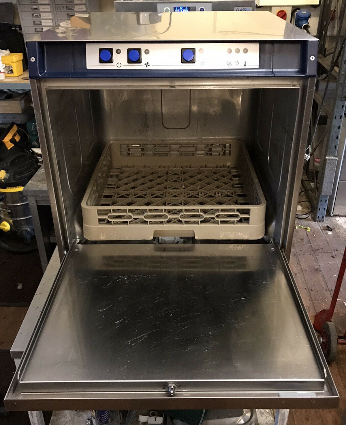 Secondhand Catering Equipment Front Loading Dish Washers DC PD50A