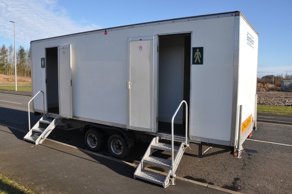 Event toilet trailer with stepps