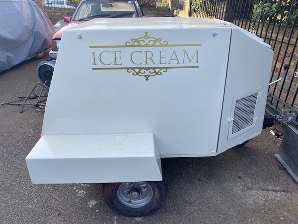 Trailer Ice cream stall 230v