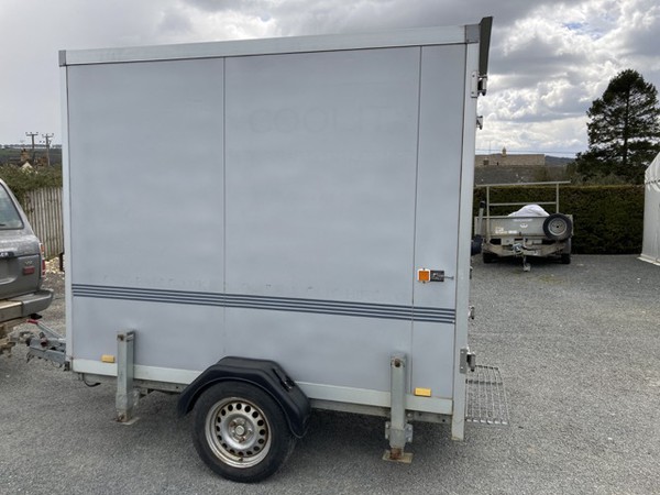 Secondhand refrigerated trailer