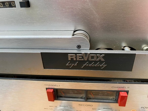 ReVox High fidelity Logo