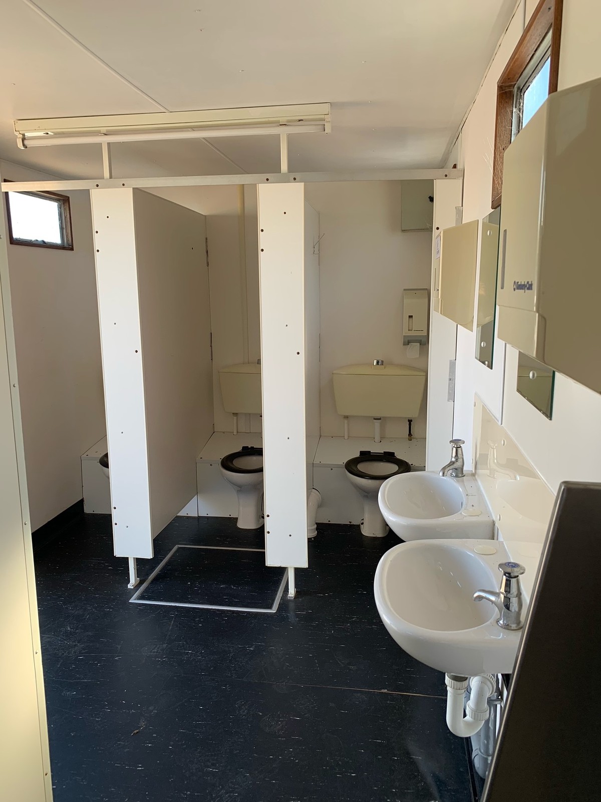 Secondhand Toilet Units Single Sex Toilet Trailer All Gents Toilet