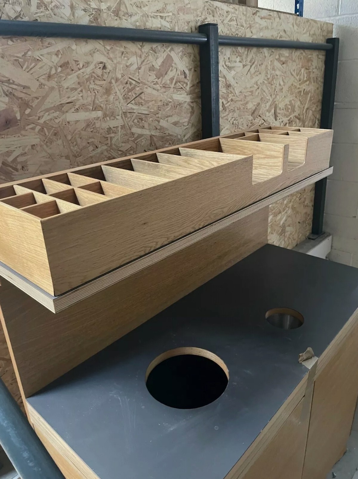 Secondhand Hotel Furniture Dumb Waiter and Side Boards Waiter